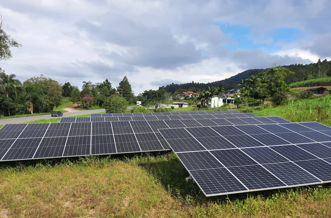 Painéis da usina solar em Rio Maior, Urussanga